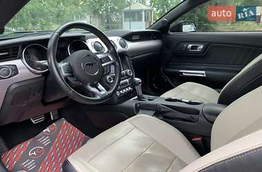 Кабриолет Ford Mustang 2019 в 