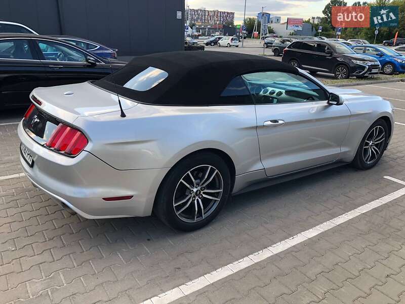 Кабриолет Ford Mustang 2016 в Киеве