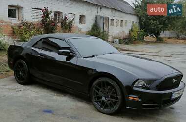 Кабріолет Ford Mustang 2014 в Запоріжжі