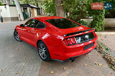 Купе Ford Mustang 2015 в 