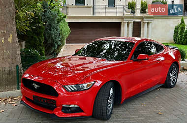 Купе Ford Mustang 2015 в 