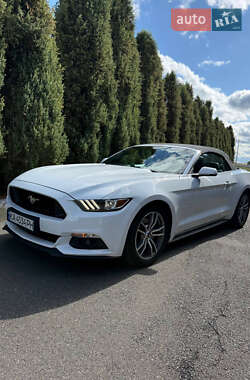Кабриолет Ford Mustang 2016 в 