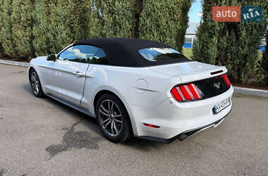 Кабриолет Ford Mustang 2016 в 