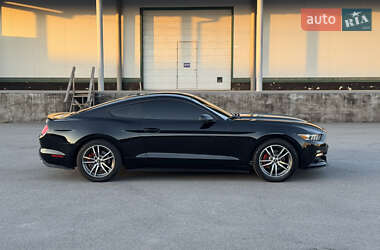 Купе Ford Mustang 2015 в 
