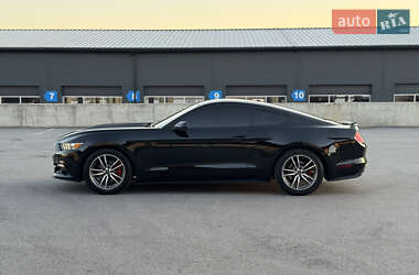 Купе Ford Mustang 2015 в 