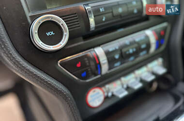 Купе Ford Mustang 2015 в 