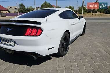 Купе Ford Mustang 2015 в 