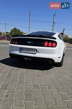 Купе Ford Mustang 2015 в 