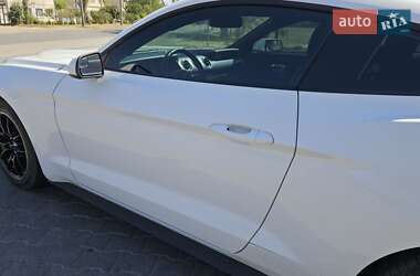 Купе Ford Mustang 2015 в 