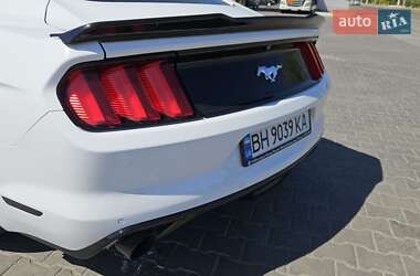 Купе Ford Mustang 2015 в 