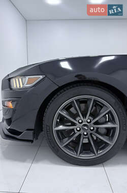 Купе Ford Mustang 2015 в 