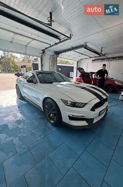Купе Ford Mustang 2015 в 