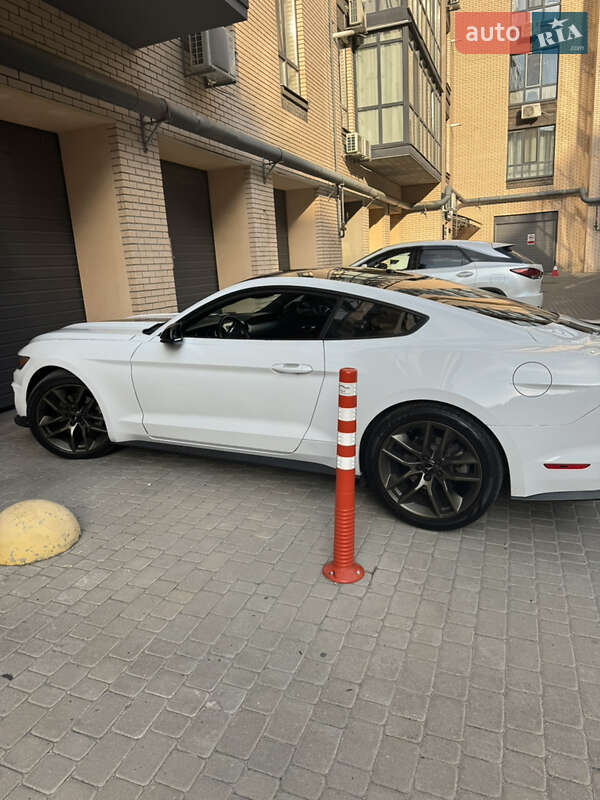 Купе Ford Mustang 2015 в Днепре фото 17 Купе Ford Mustang 2015 в Днепре