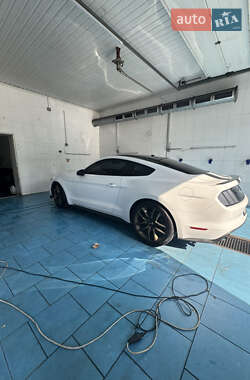 Купе Ford Mustang 2015 в 