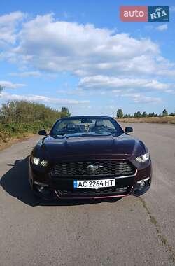 Кабриолет Ford Mustang 2016 в Любешове