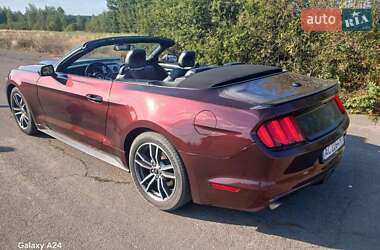 Кабриолет Ford Mustang 2016 в 