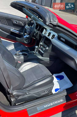 Кабриолет Ford Mustang 2015 в 