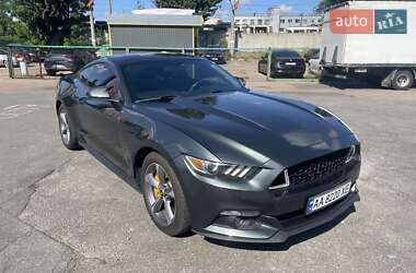 Купе Ford Mustang 2015 в 