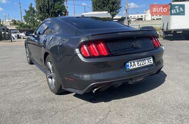 Купе Ford Mustang 2015 в 