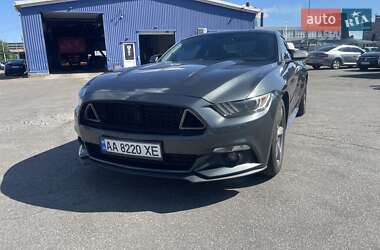 Купе Ford Mustang 2015 в 