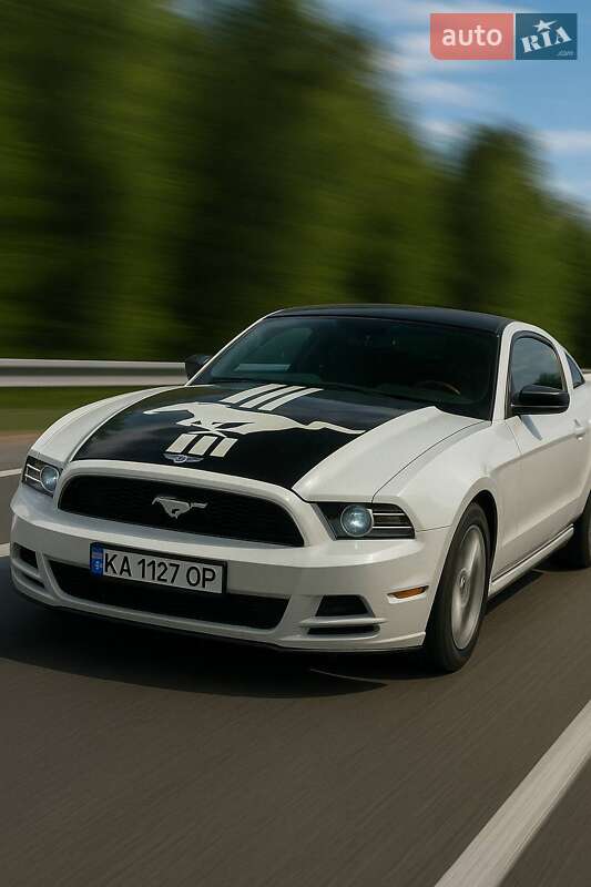 Кабриолет Ford Mustang 2014 в Киеве