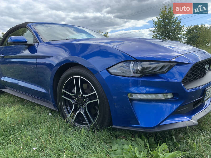 Кабриолет Ford Mustang 2018 в Киеве