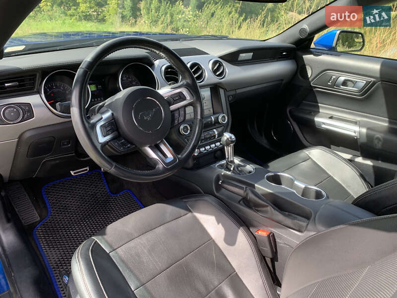 Кабриолет Ford Mustang 2018 в Киеве