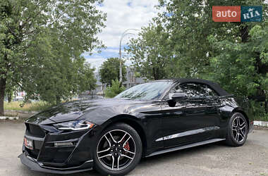 Кабриолет Ford Mustang 2019 в 
