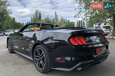 Кабриолет Ford Mustang 2019 в 