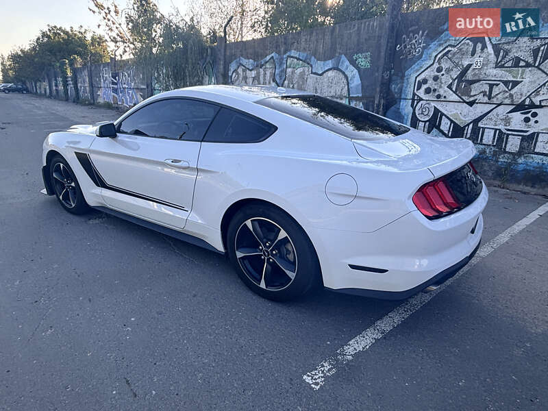 Купе Ford Mustang 2019 в Луцке