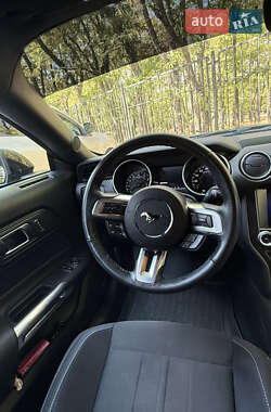 Купе Ford Mustang 2022 в 