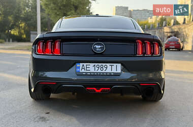 Купе Ford Mustang 2015 в 