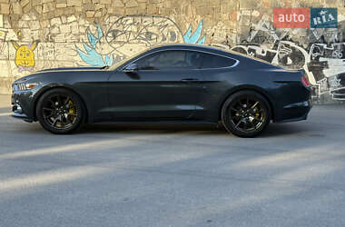 Купе Ford Mustang 2015 в 