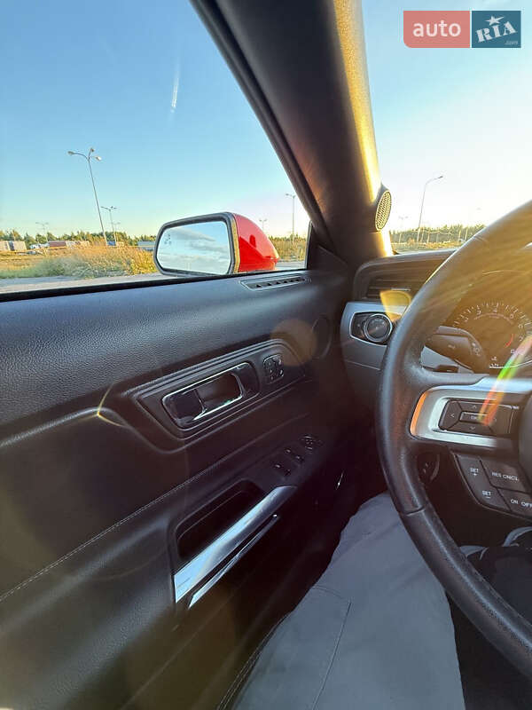 Кабриолет Ford Mustang 2016 в Львове