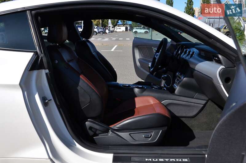 Купе Ford Mustang 2017 в Киеве