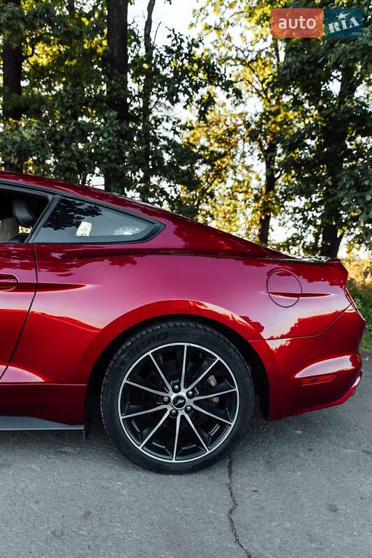 Купе Ford Mustang 2015 в Киеве