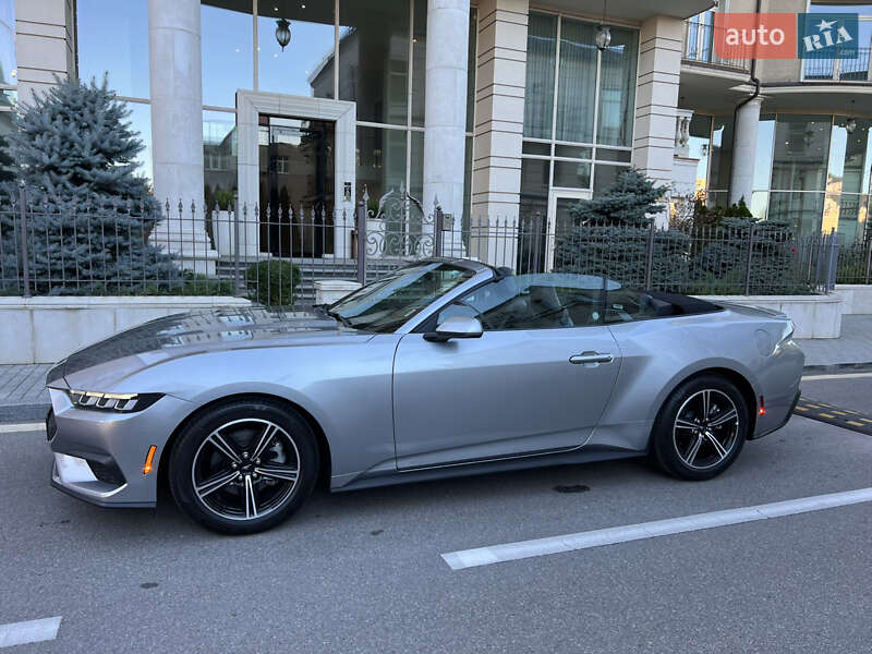 Кабриолет Ford Mustang 2024 в Киеве