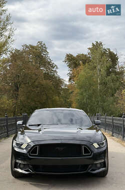Купе Ford Mustang 2015 в 
