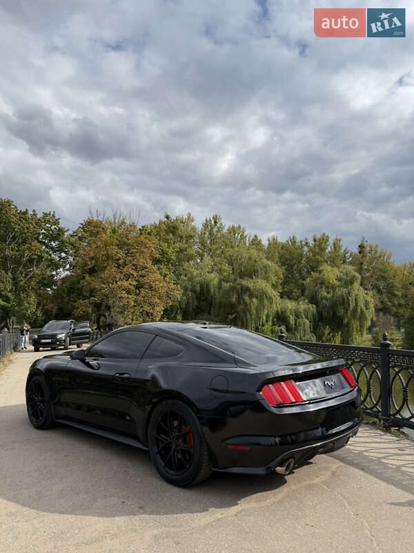 Купе Ford Mustang 2015 в Харкові