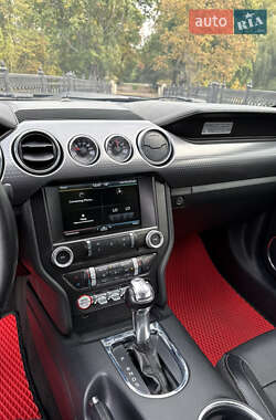 Купе Ford Mustang 2015 в 