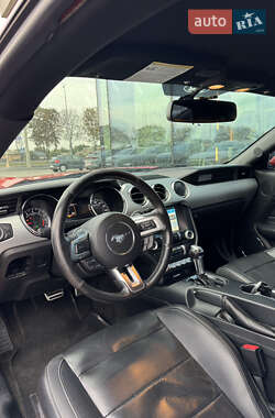Купе Ford Mustang 2015 в 