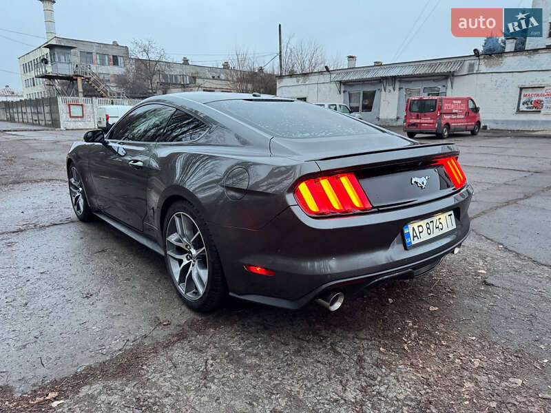 Купе Ford Mustang 2015 в Киеве фото 9 Купе Ford Mustang 2015 в Киеве