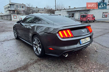 Купе Ford Mustang 2015 в 