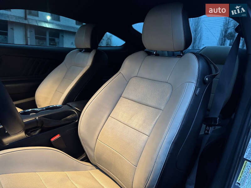 Купе Ford Mustang 2015 в Киеве фото 22 Купе Ford Mustang 2015 в Киеве