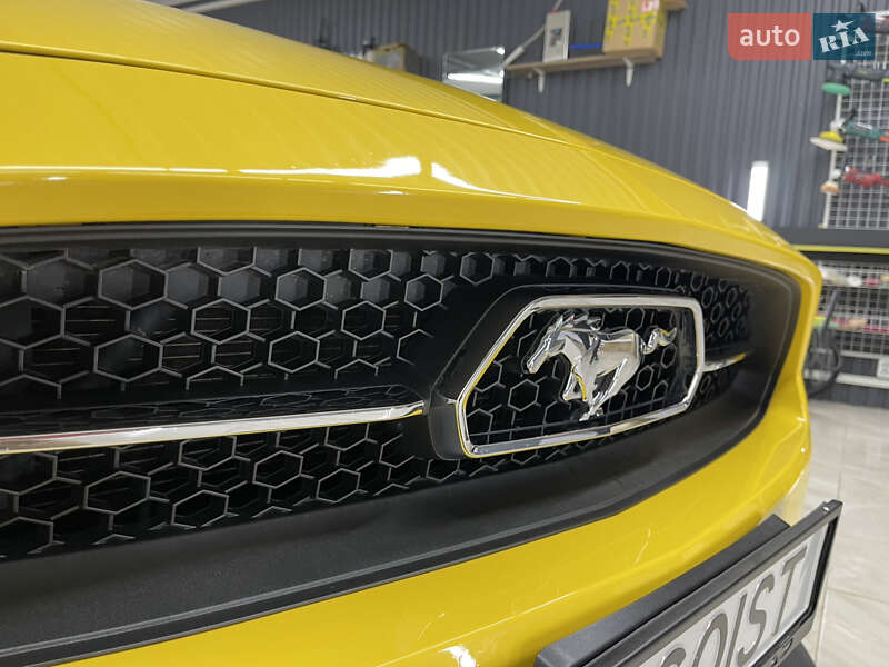 Купе Ford Mustang 2015 в Снятине