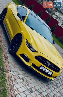 Купе Ford Mustang 2015 в 