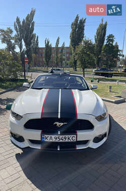 Кабриолет Ford Mustang 2015 в 