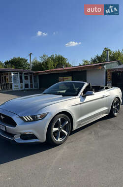 Кабриолет Ford Mustang 2015 в 