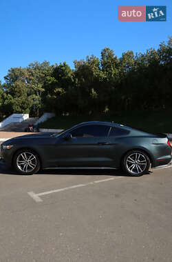 Купе Ford Mustang 2015 в 
