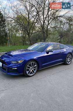 Купе Ford Mustang 2015 в 